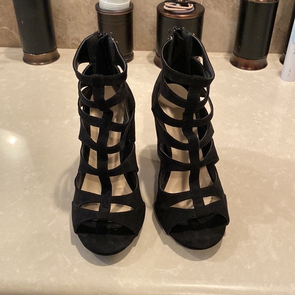 Open toe caged heel - Picture 2 of 5